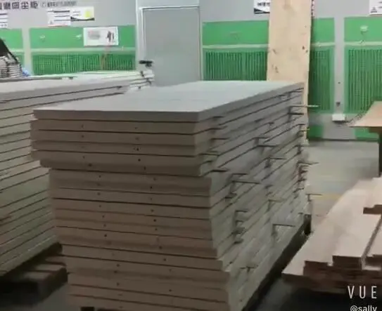 In May ,2020 ,Casen wood door make 1060 sets fireproofing white color doors for the England apartment.